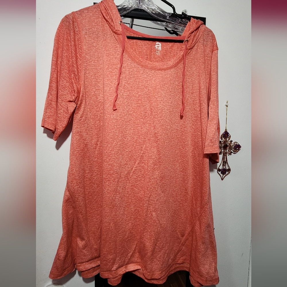 Avenue Hooded Top